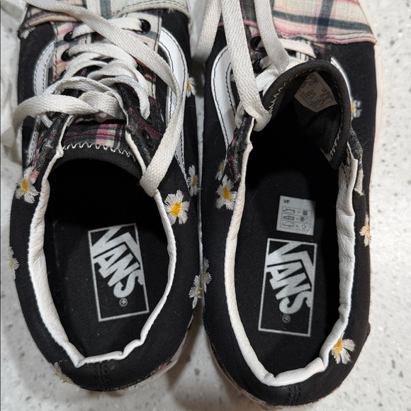 Vans Black and Plaid Sneakers with Floral Accents - Picture 7 of 7